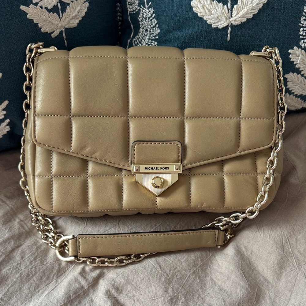 Michael Kors Beige Quilted Shoulder Bag